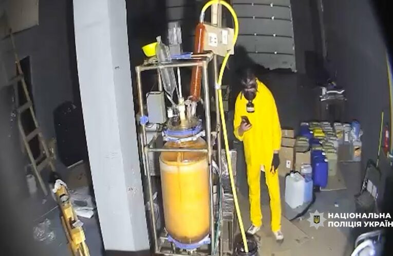 Одна із наймасштабнійших спецоперацій: Нацполіція ліквідовує наркоосередки у 15 регіонах України