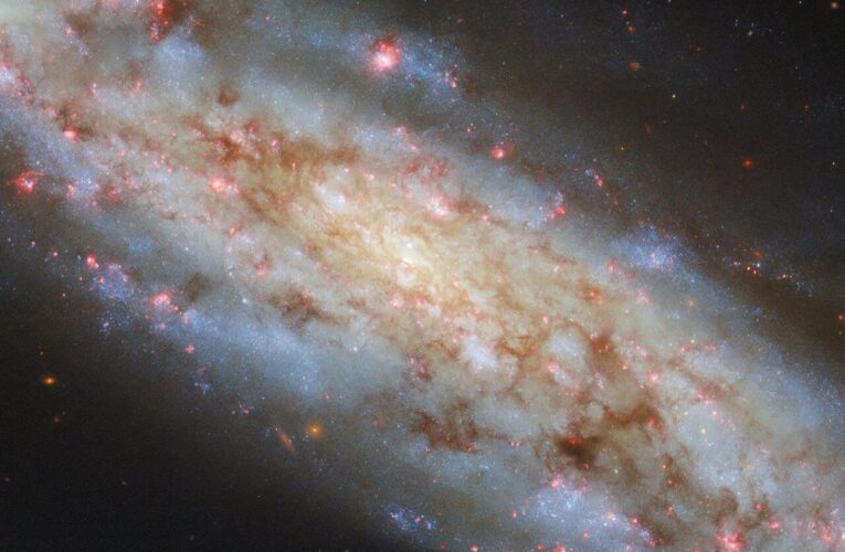 Хаббл зняв похилену галактику NGC 3511