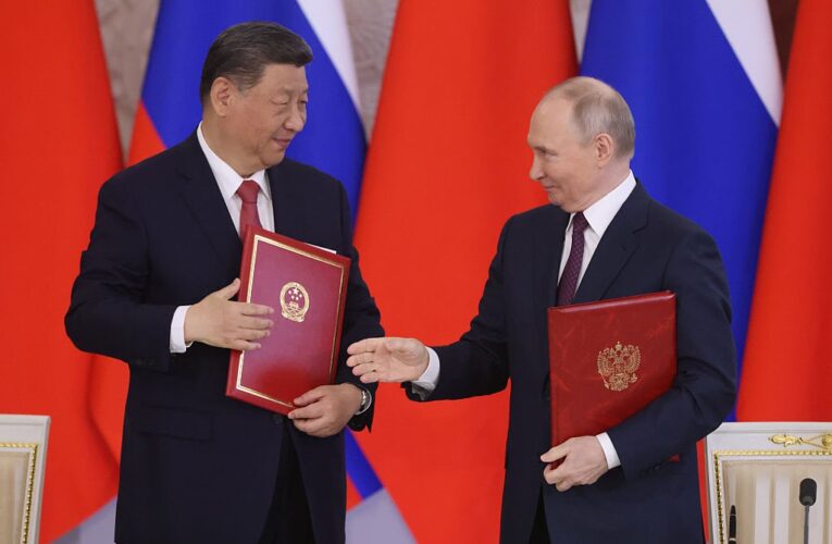 Китай утричі скоротив інвестиції в Росію