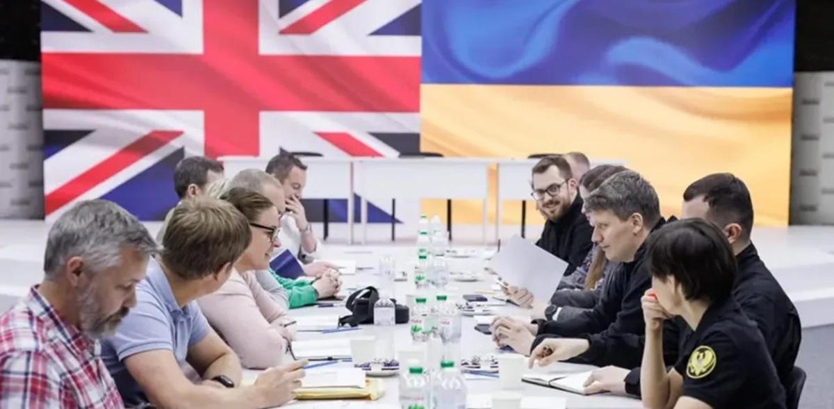 Новини України - Київ і Лондон підписали мільярдну угоду на зброю