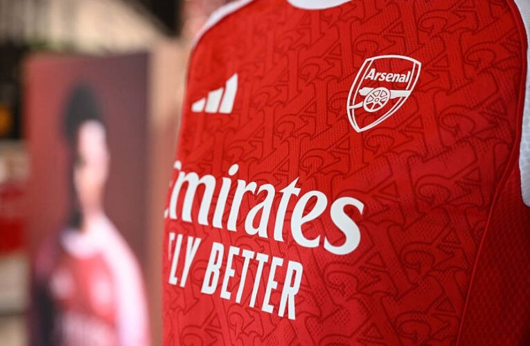 Класичні тони: Арсенал представив домашню форму на наступний сезон