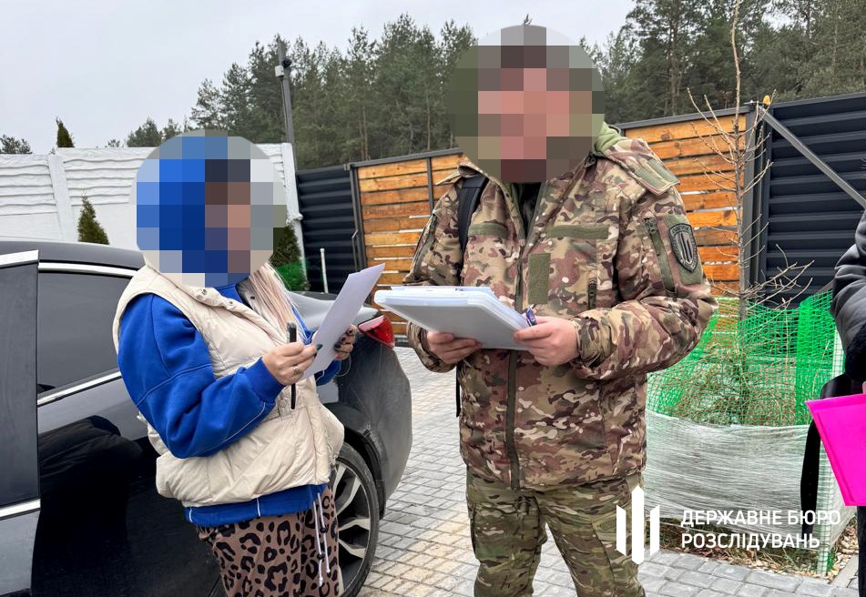 Новини України - Командир частини незаконно виплатив підлеглій понад 800 тис "бойових"