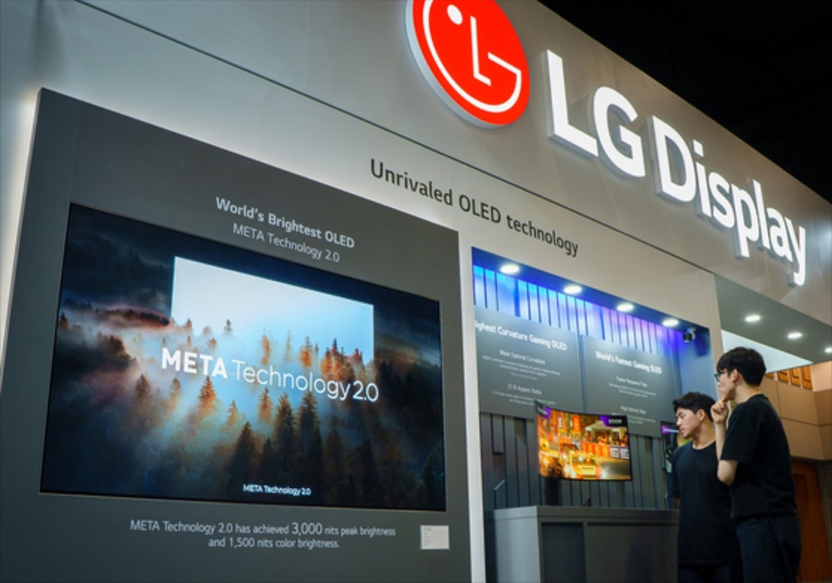 Технології - LG Display першою у світі комерціалізує "OLED мрії"