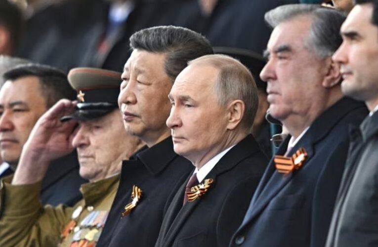 Маски скинуті: навіщо Сі Цзиньпін підтримав Путіна 9 травня