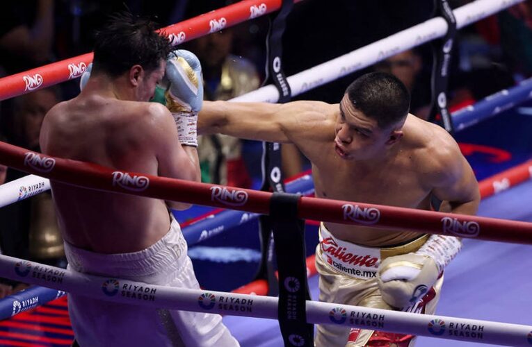 Мунгія успішно відповів Суразі за попередню поразку