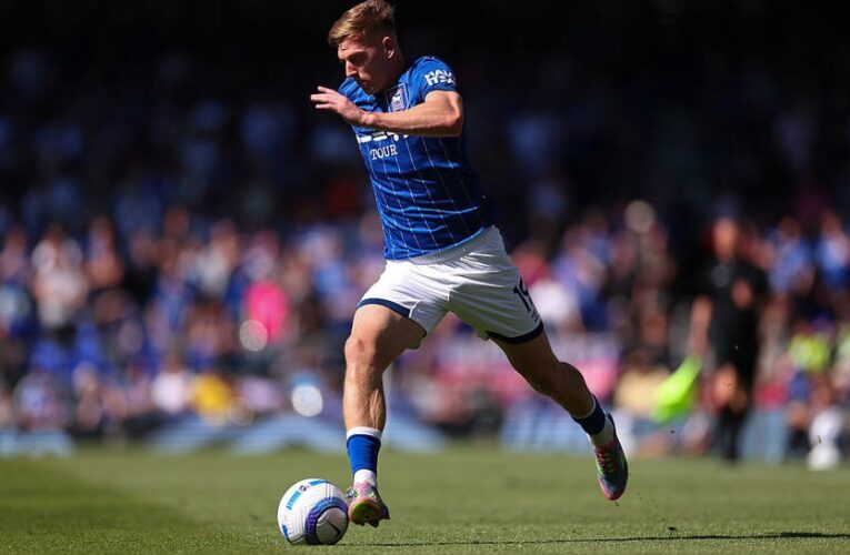 МЮ перший у боротьбі за підписання англійського нападника