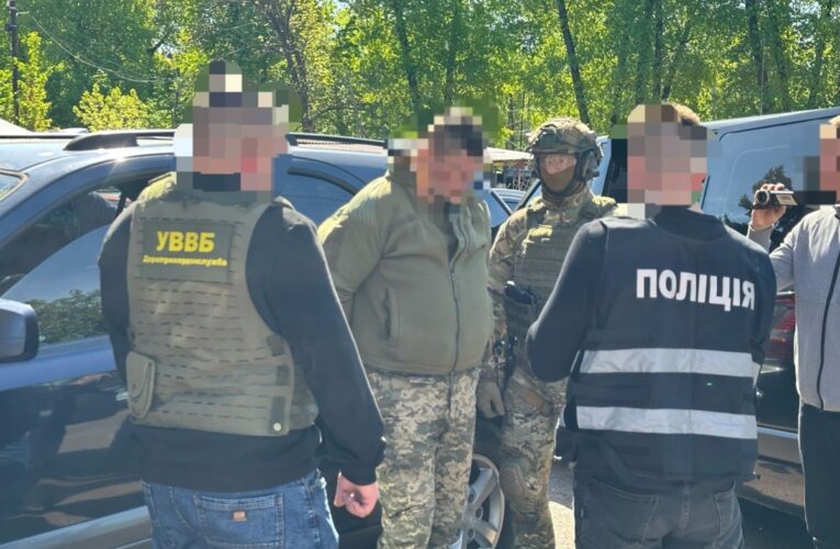 На Чернігівщині посадовець ТЦК “прикривав” ухилянта