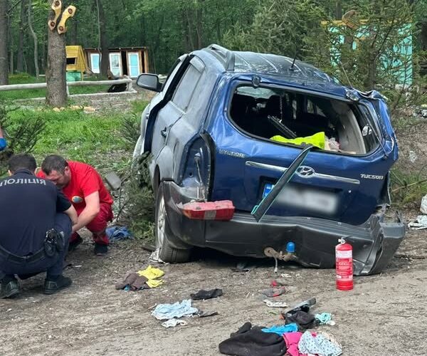На Харківщині у ДТП загинули жінка і дитина, а водій вчинив самогубство