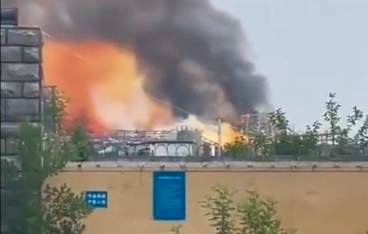 На хімзаводі у Китаї стався потужний вибух