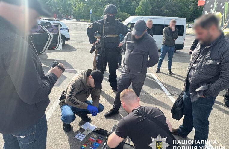На Київщині викрили групу рекетирів