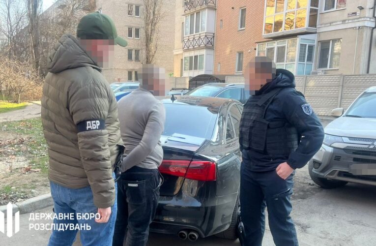 На Львівщині викрили схему збуту авто, ввезених для ЗСУ
