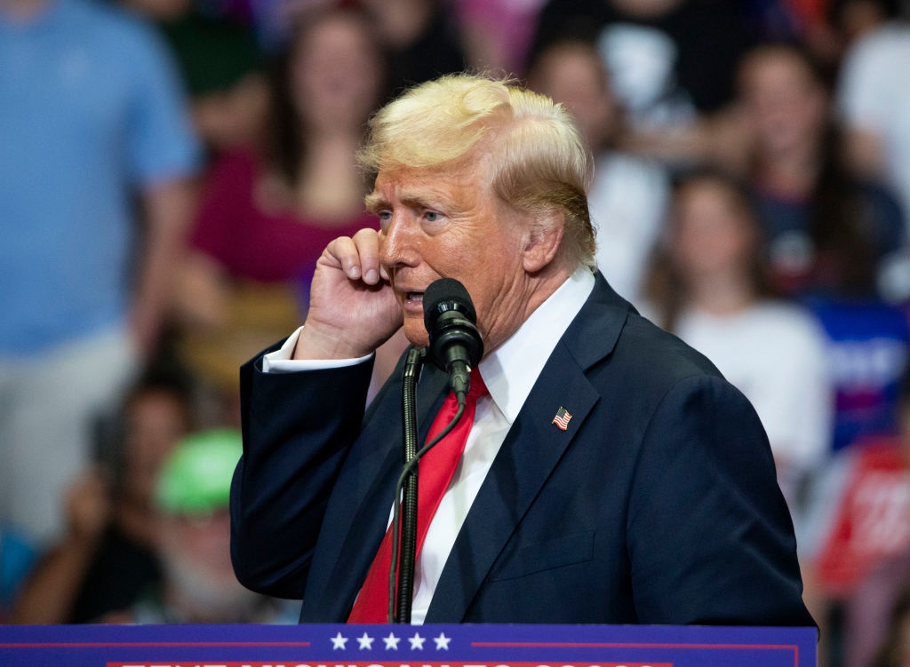 Новини світу - На Трампа готують замах? Скандал з мушлями