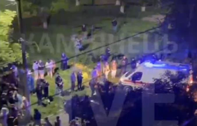 Новини України - Напад цивільних на ТЦК в Кам'янці-Подільському: ведеться розслідування