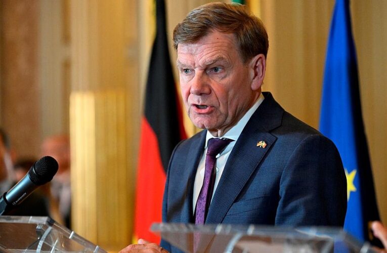 Німеччина засекретила постачання зброї Україні