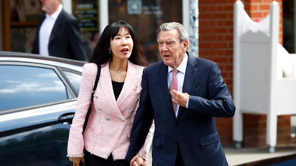 Новини світу - Німецький банк заблокував Шредеру виплати з Росії