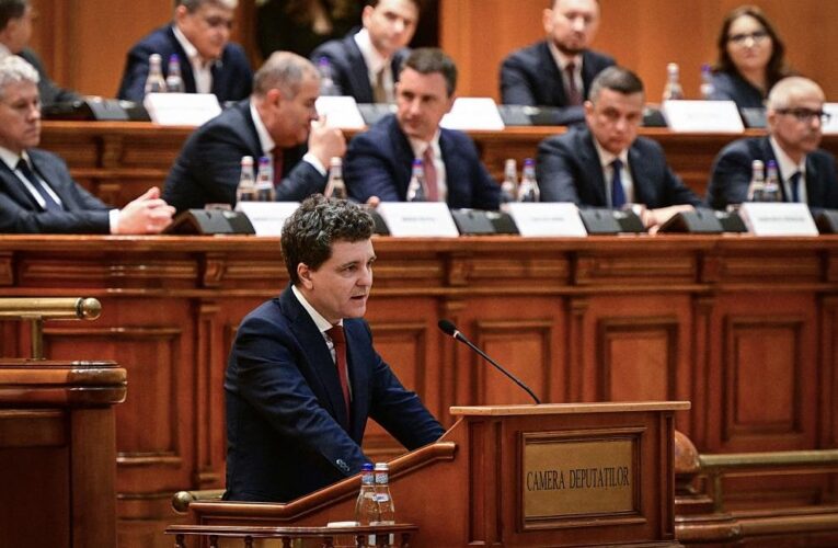 Новообраний президент Румунії склав присягу