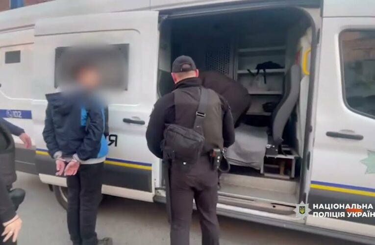 Ошукали громадян на пів мільйона гривень – поліція затримала учасників угруповання шахраїв