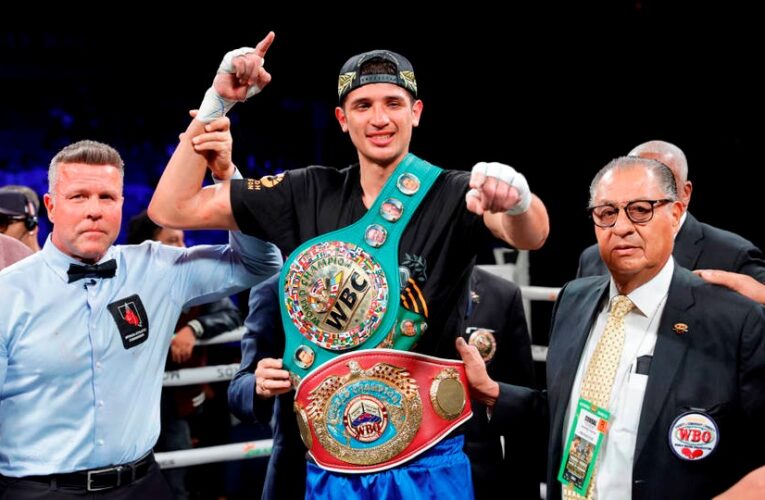 Офіційно: чемпіон WBO у першій середній вазі позбувся титулу