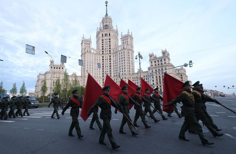 Окупанти на Донеччині змушують школярів дивитися парад у Москві – ЦНС