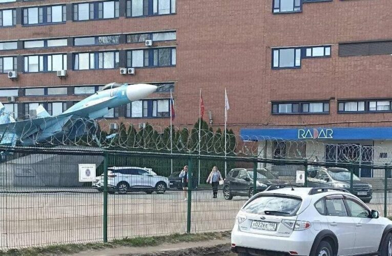 Партизани розвідали завод у Петербурзі, де виробляють дрони та РЛС