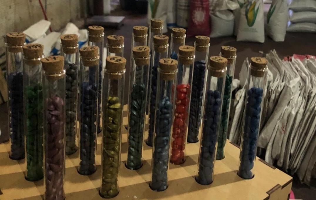 Новини України - Під Києвом виготовляли контрафактне насіння відомих брендів