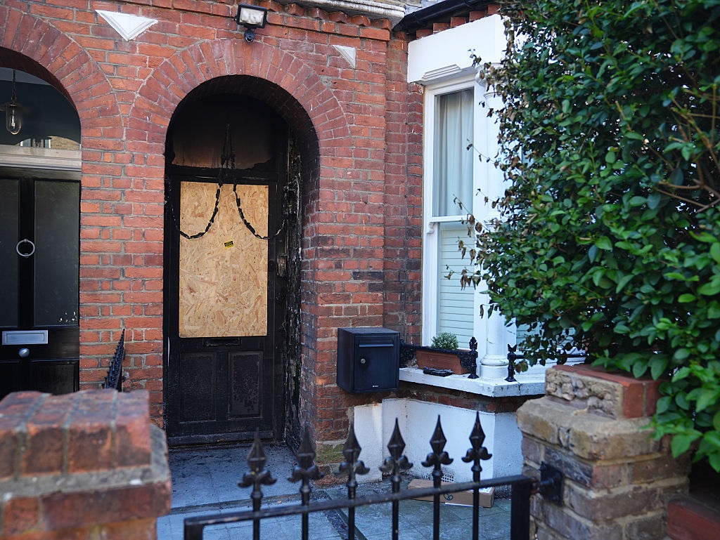 Новини світу - Підпал майна Стармера: затримали третього підозрюваного