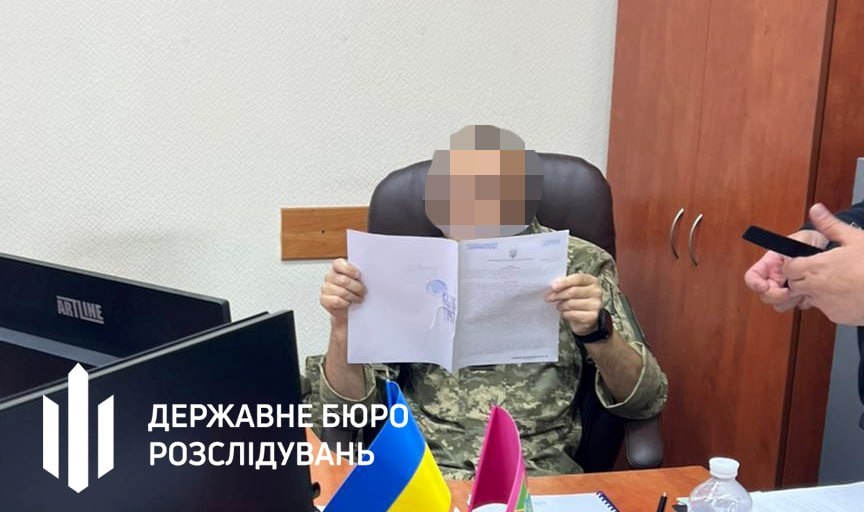 Новини України - Полковника медслужби викрили на схемі з фіктивними довідками