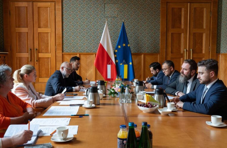 Польща підтримала вивчення української як другої іноземної у школах