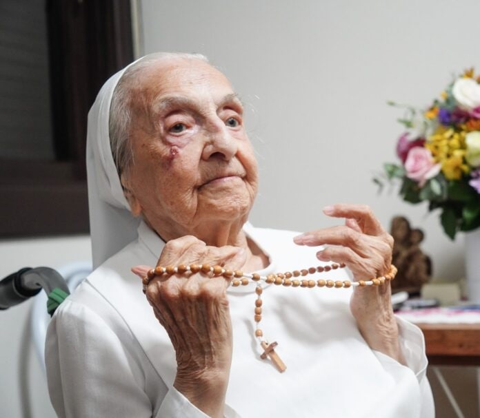 Новини світу - Померла найстаріша людина у світі - 116-річна черниця з Бразилії