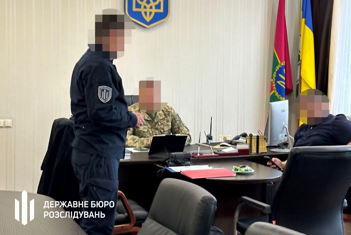 Новини України - Посадовець ДПСУ зводив будинок силами підлеглих