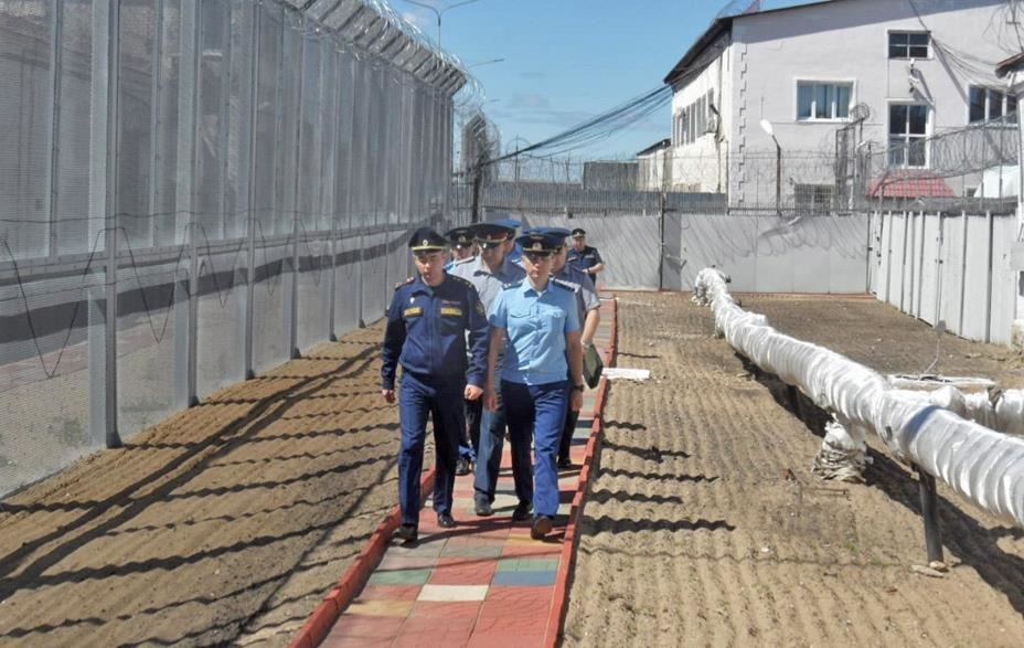 Новини України - Працівнику колонії РФ оголошено підозру за знущання з українських полонених