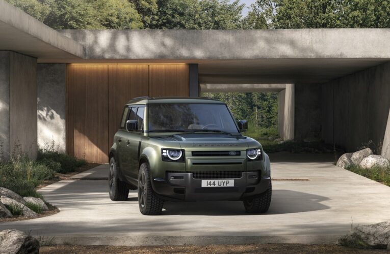 Представлено оновлений Land Rover Defender