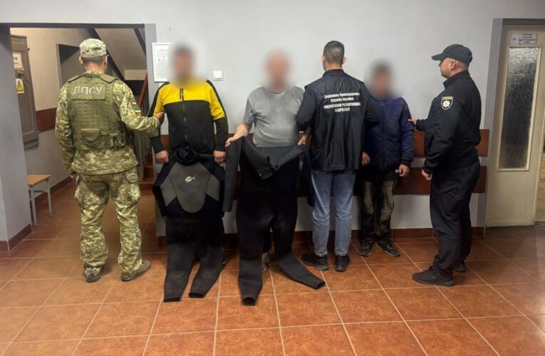 Прикордонники затримали двох “водолазів” на Закарпатті