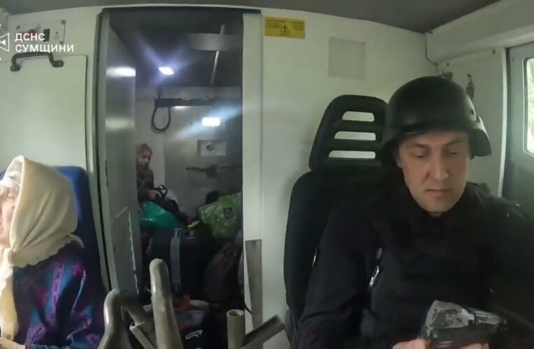 Рятувальники евакуюють мирних жителів із прикордоння Сумщини