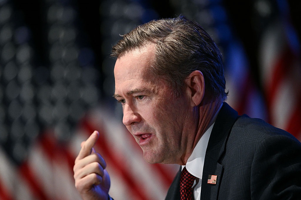 Новини світу - Радник Трампа Волц пішов з посади - ЗМІ