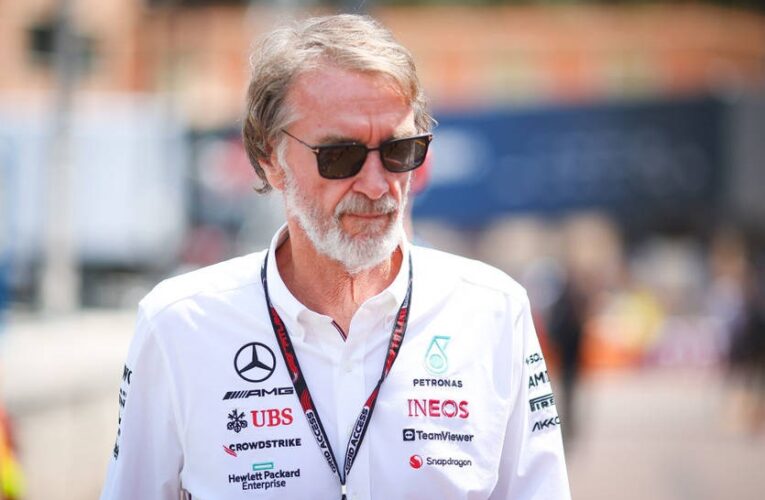 Реткліфф вирішив продати один зі своїх клубів