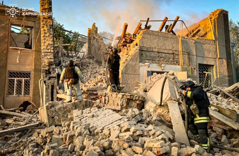 РФ вдарила дронами по адмінбудівлі на Куп’янщині