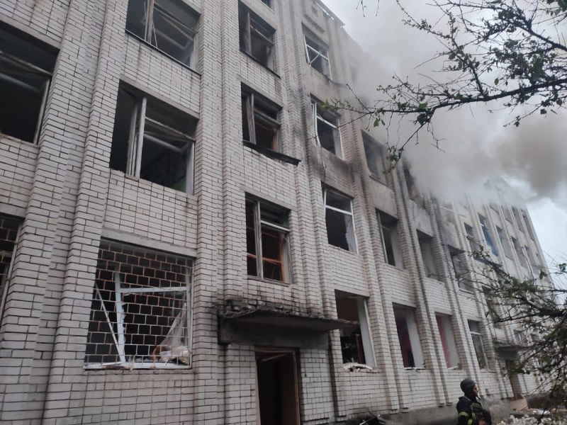 Новини України - РФ вдарила по Черкащині: пошкоджено навчальний заклад, поранено чоловіка