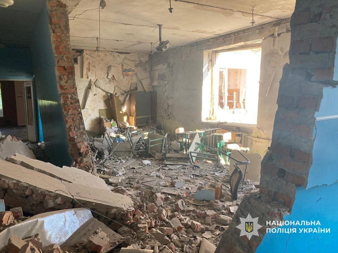 Новини України - Росіяни атакували дронами школу на Чернігівщині