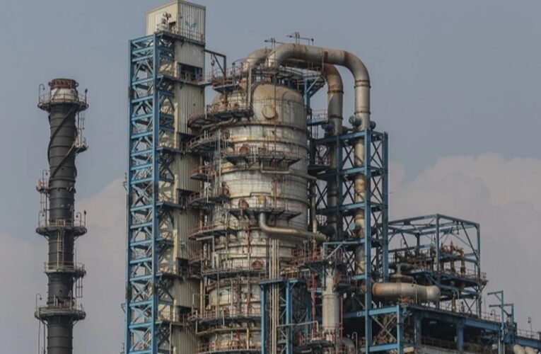 Російські нафтові доходи – на мінімумі: як це вплине на хід війни