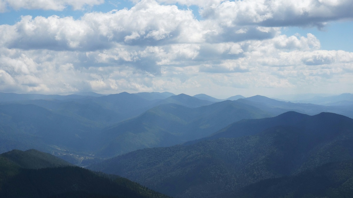 Новини України - Рятувальники спустили туриста з засніженої Говерли