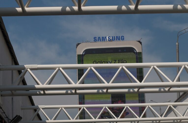 Samsung відмовилась від російських металів для виробництва дисплеїв