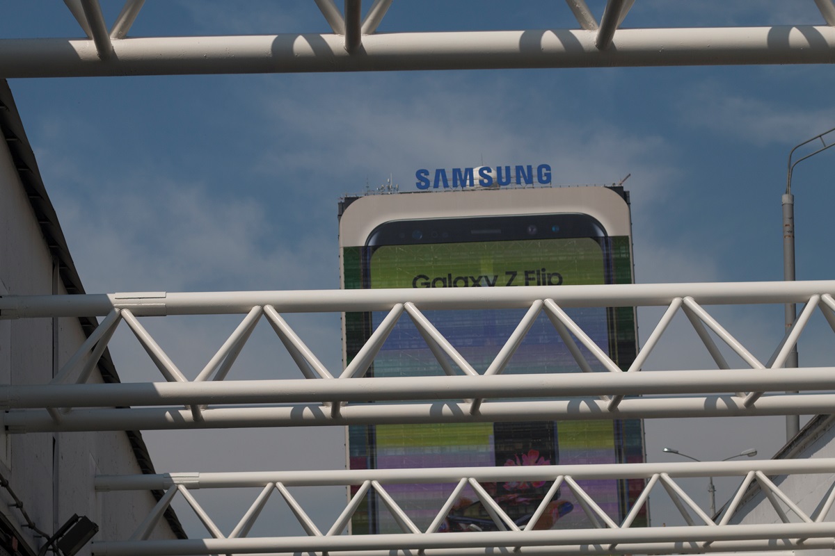 Новини бізнесу - Samsung відмовилась від російських металів для виробництва дисплеїв