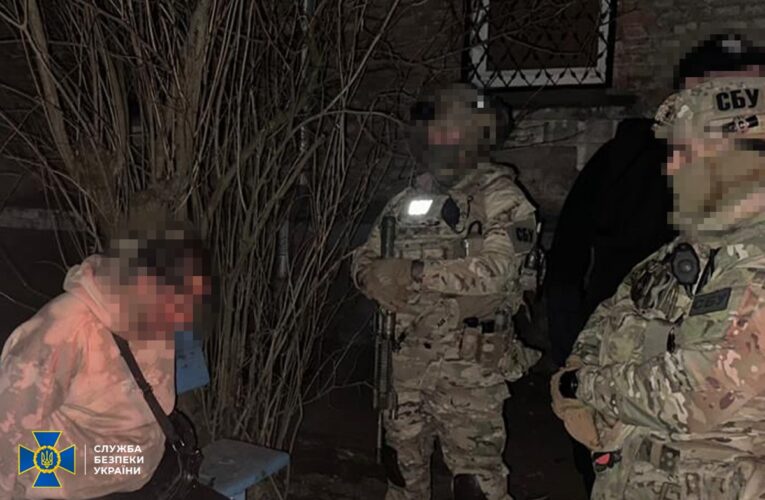 СБУ затримала  чотирьох торговців “трофейною” зброєю