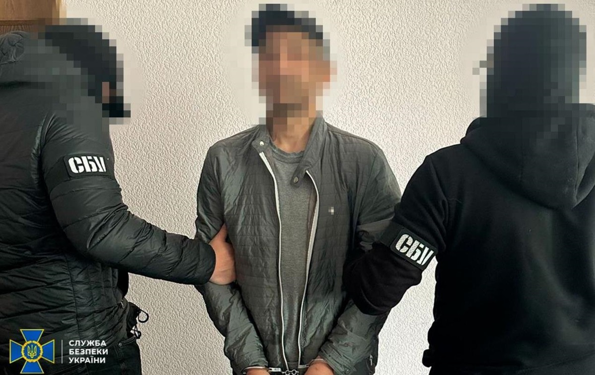 Новини України - СБУ затримала шпигуна, який перевдягався у форму ЗСУ