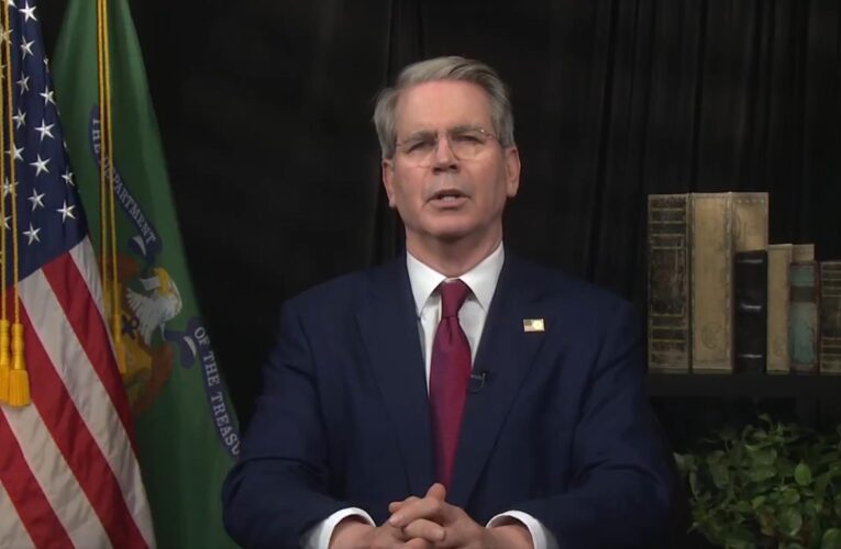 Сигнал Росії: Бессент прокоментував угоду з Києвом