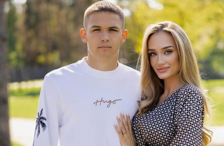 Сікан вперше став татом, про що повідомила його кохана, виклавши фото