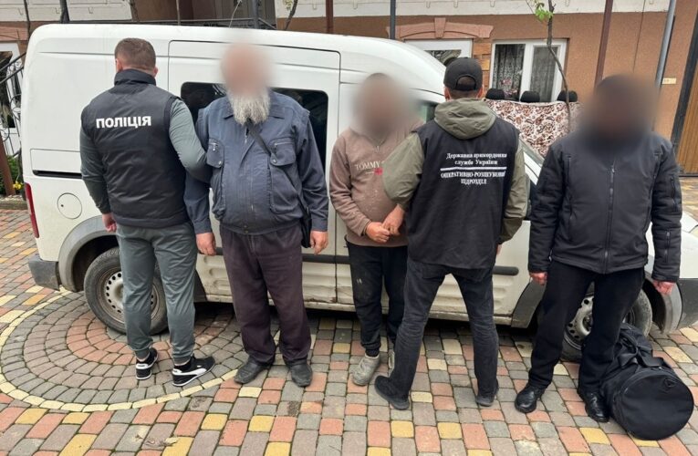 Служителів МП відправили під варту за схему для ухилянтів