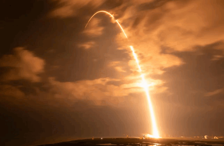 SpaceX запустила 23 супутники Starlink новою ракетою Falcon 9