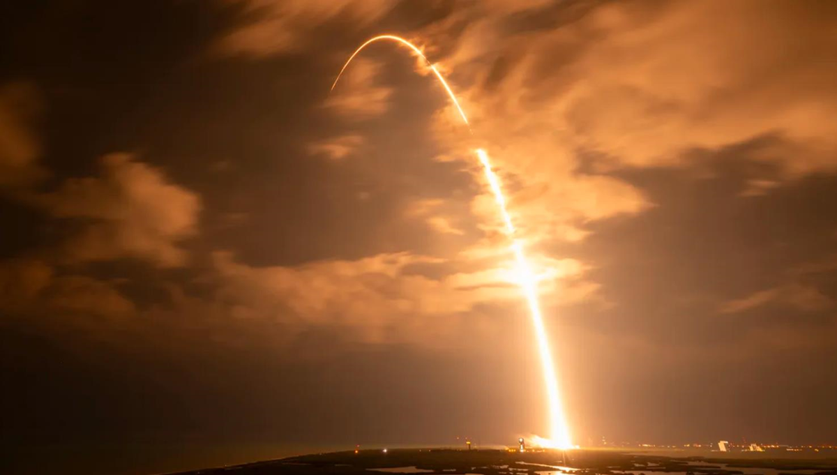 Технології - SpaceX запустила 23 супутники Starlink новою ракетою Falcon 9
